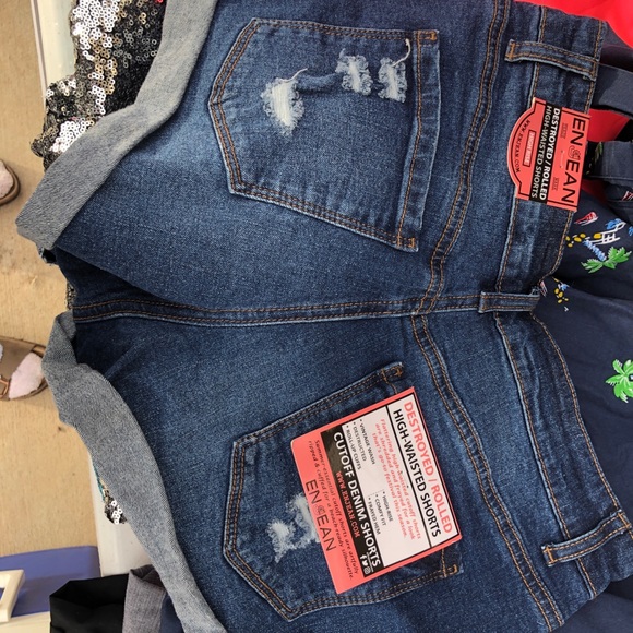 Fashion Nova Shorts - Picture 2 of 5